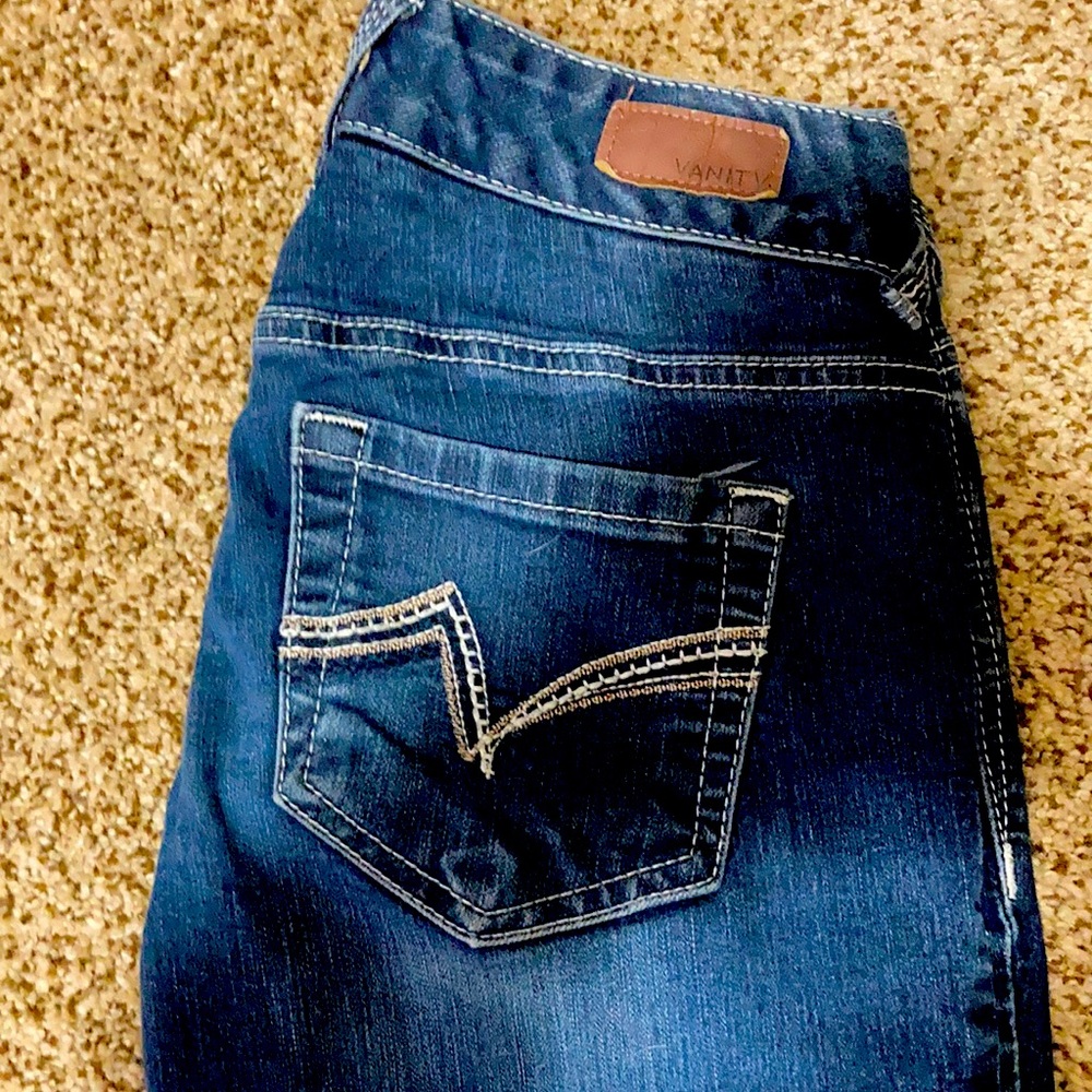 Jeans vanity. 24 short. To big for me selling